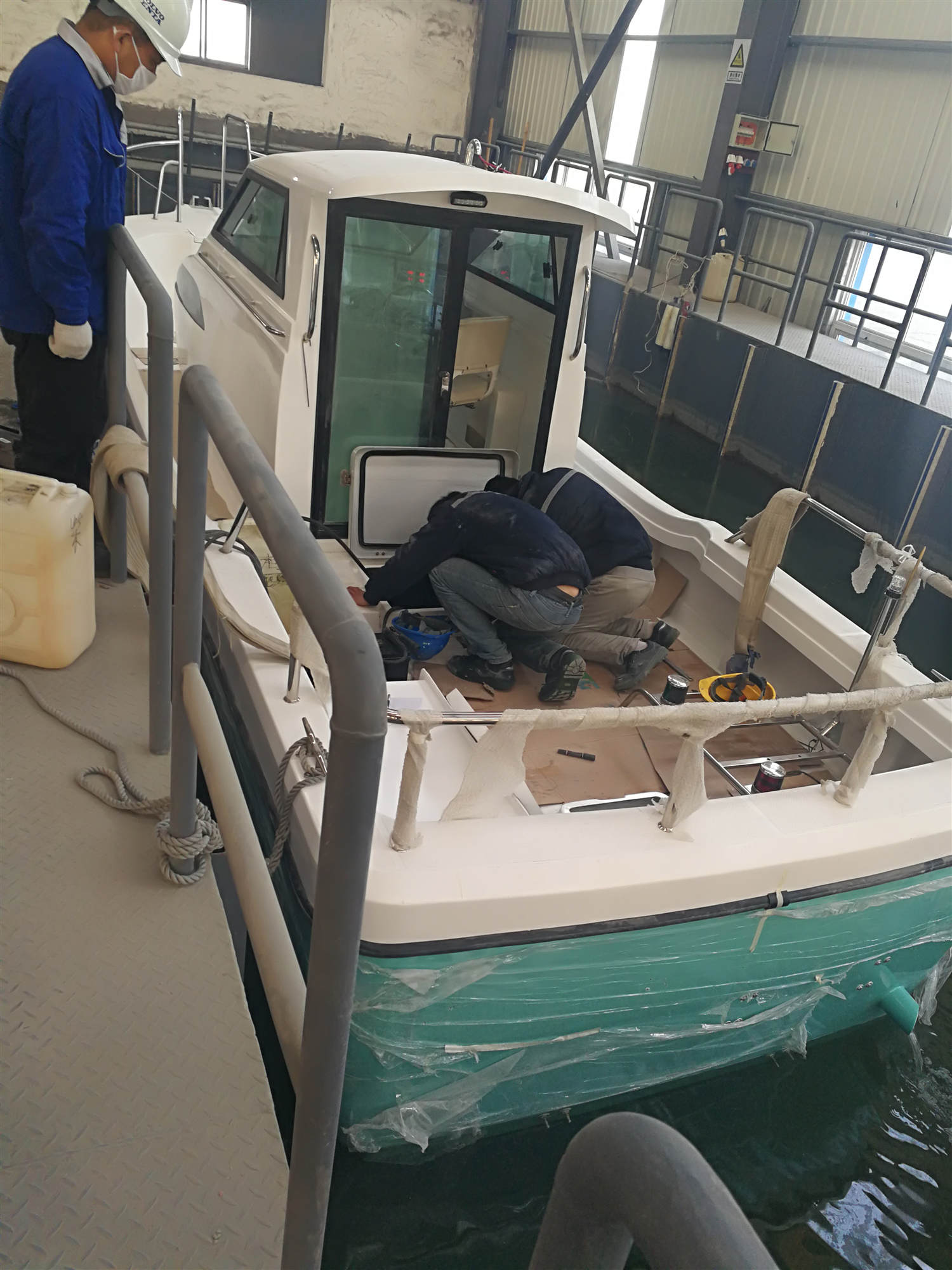 30ft Fiberglass Sport Diesel Inboard Fishing Boat for Sale