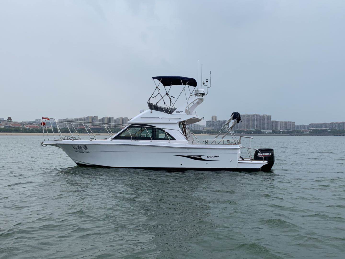 Grandsea 36ft Fiberglass Flybridge Cruiser Sport Fishing Boat for Sale